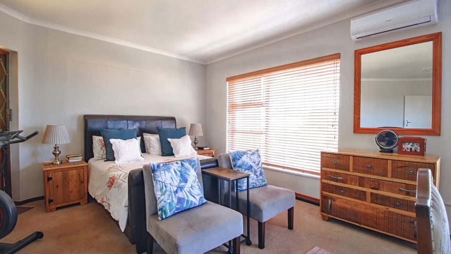 7 Bedroom Property for Sale in Vredenburg Western Cape